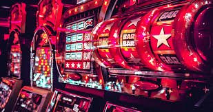 Antarmuka platform slot25 menampilkan berbagai kategori permainan dan taruhan olahraga